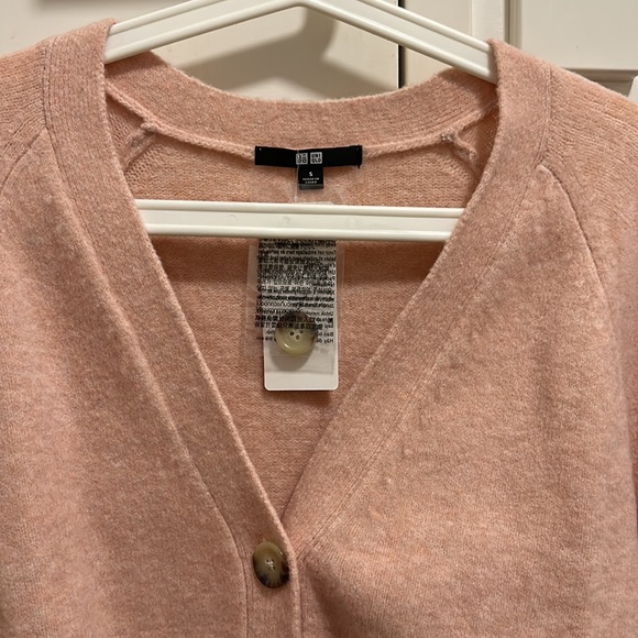 Uniqlo Souffle Yarn Long Sleeve Cardigan in Size S - Picture 13 of 16